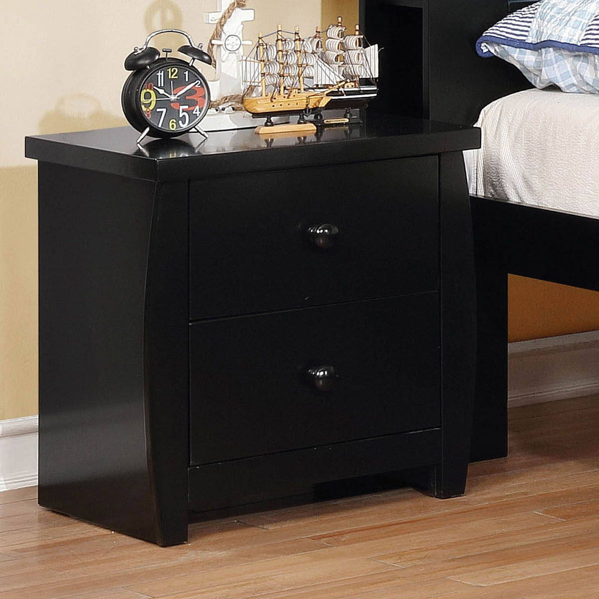 Black Nightstand H601