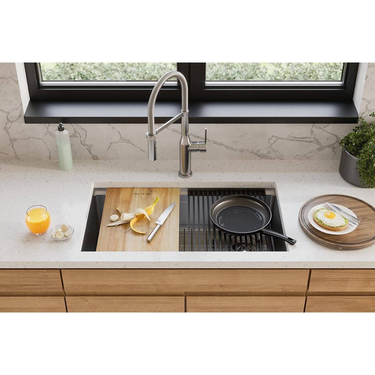 Acacia Hardwood Cutting Board B398