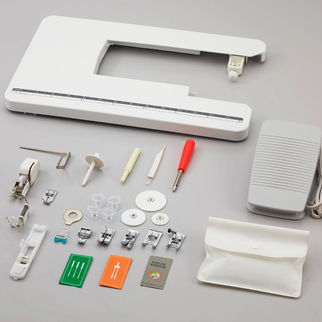 Computerized Sewing and Quilting Machine with Wide Table F25645