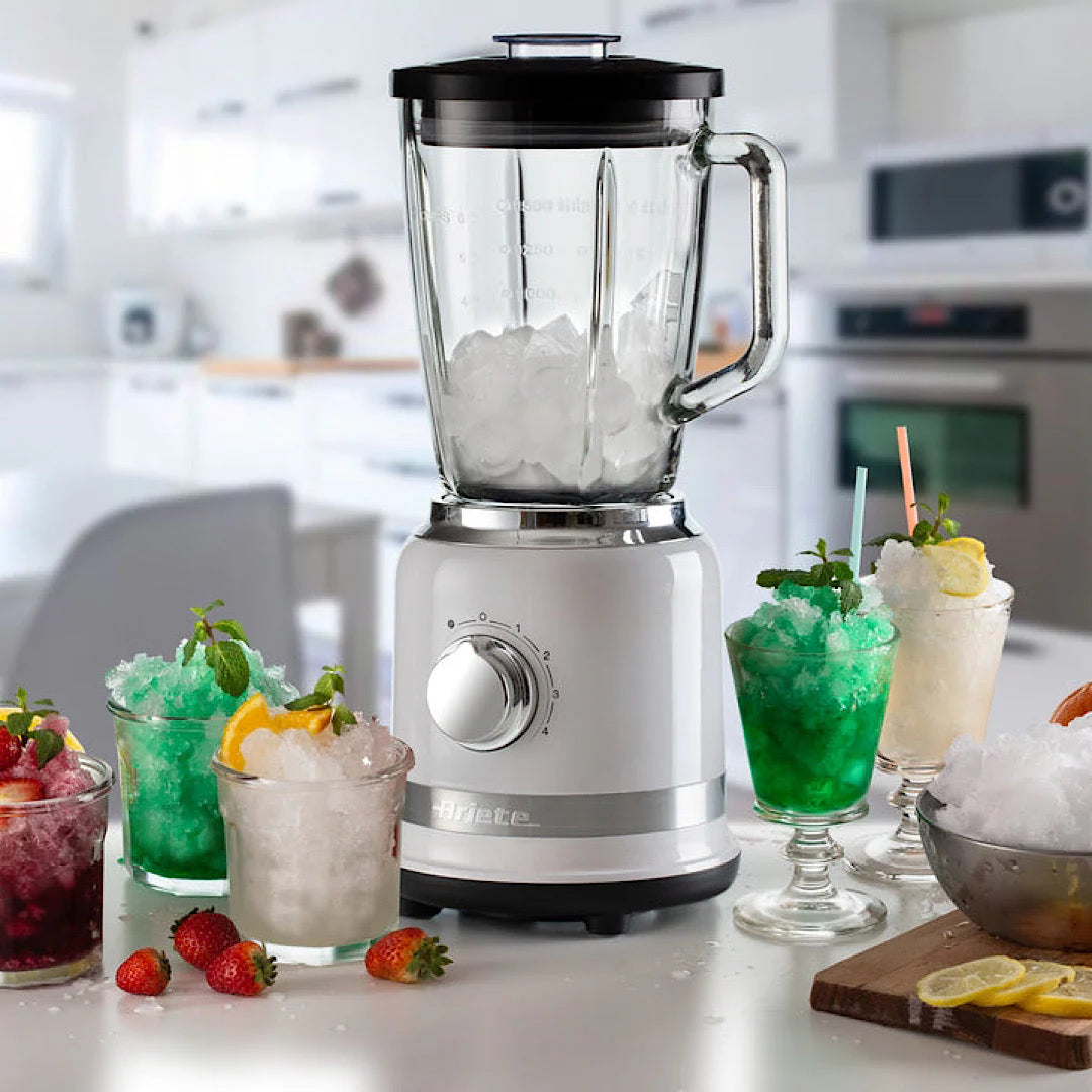 Blender With Graduated Glass Cup White G982
