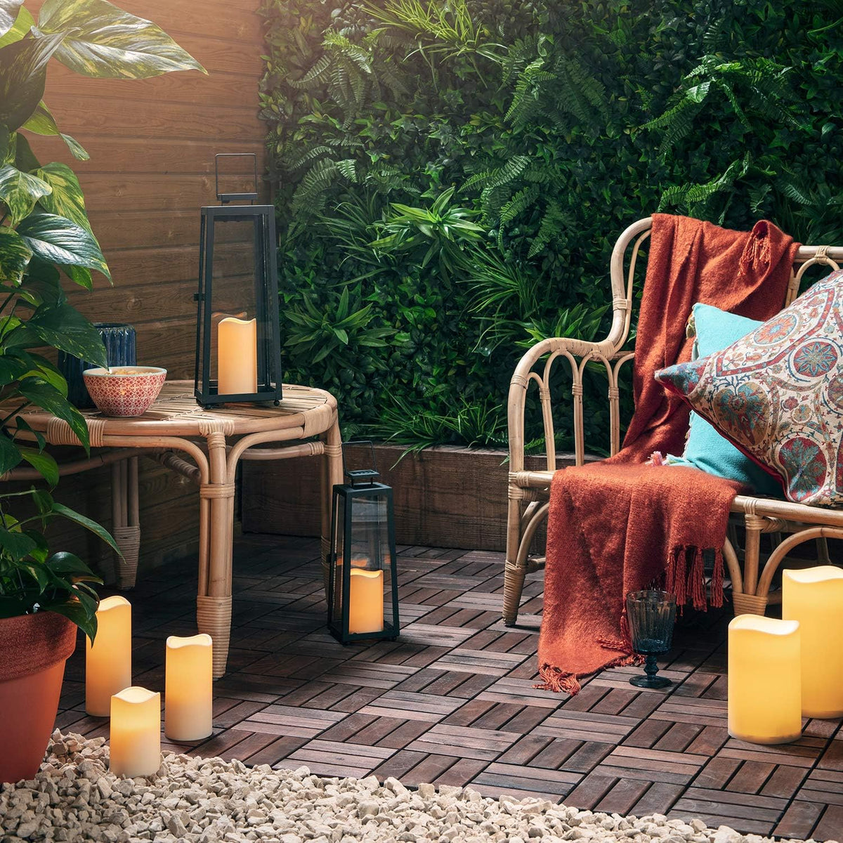Black Metal Solar Powered LED Outdoor Lantern E71790