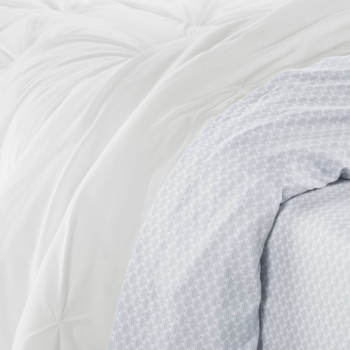 King White Pleated Bed in A Bag V29344