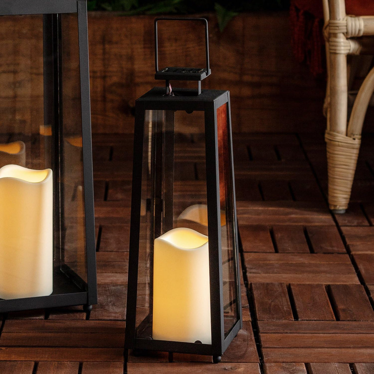 Black Metal Solar Powered LED Outdoor Lantern E71790