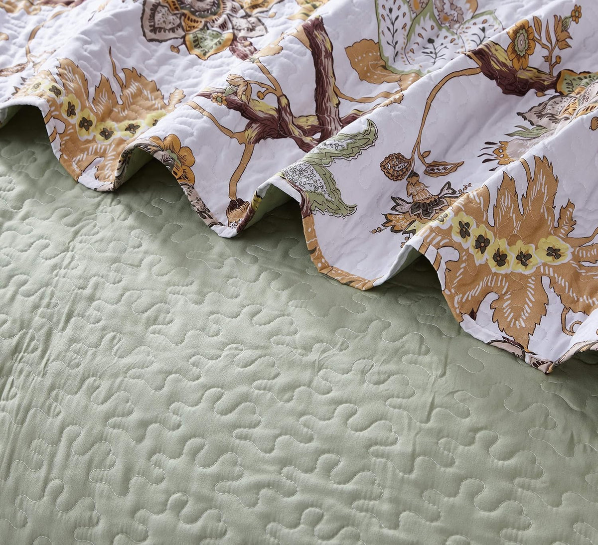2pc Reversible Floral Bedspread Coverlet Quilt Set with Curtains Twin Size Yellow U1800